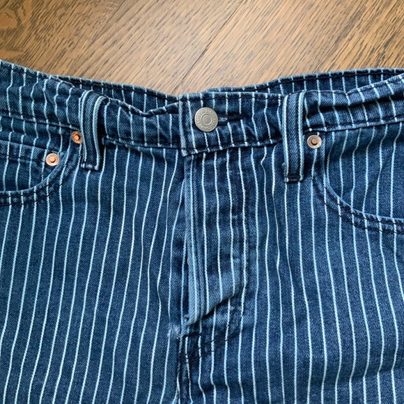 LEVI'S® X STRANGER THINGS Ribcage Denim Shorts Pinstripe Blue Size 28 Women’s - Picture 9 of 16